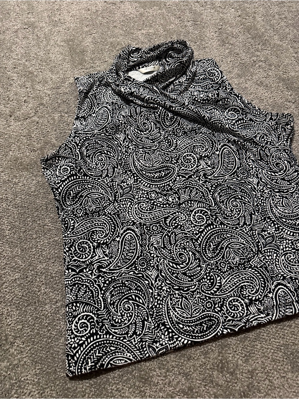 Liz Claiborne women’s paisley pattern top sleeveless detailed neck XL 95% cotton - Picture 3 of 8